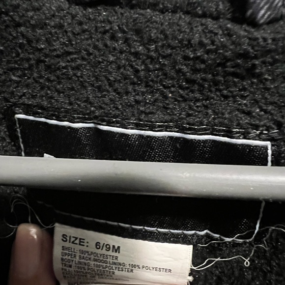 Size 6-9 months snowsuit infant - Picture 2 of 4